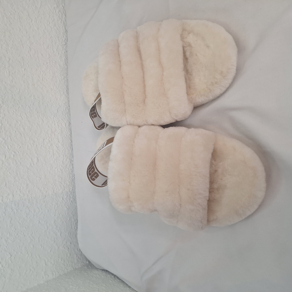 Cozy Cream Fuzzy Slippers